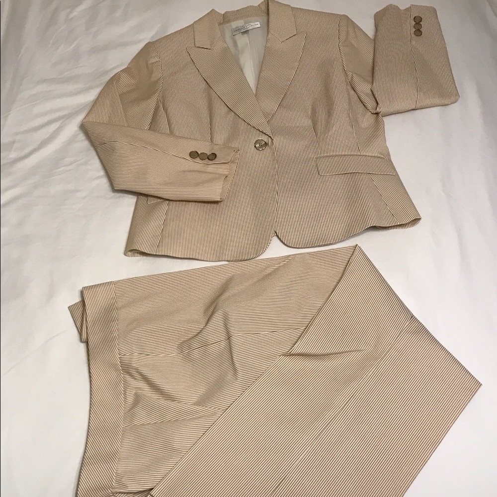 Tahari 2pc Suit